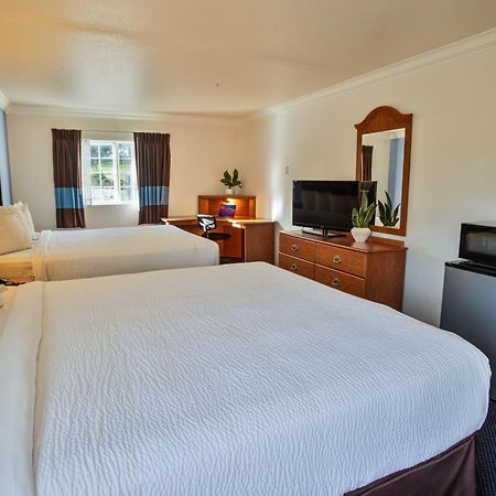 Creekside Inn & Suites Willits Exteriör bild