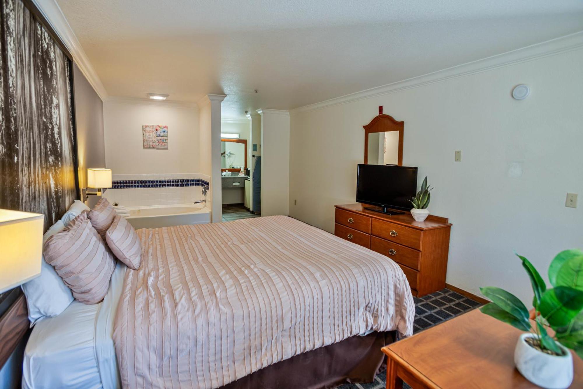 Creekside Inn & Suites Willits Exteriör bild