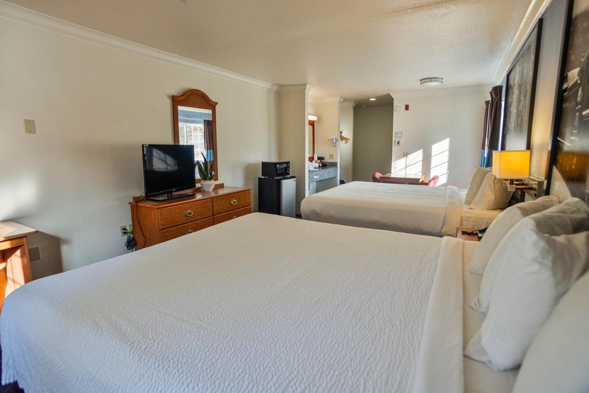 Creekside Inn & Suites Willits Exteriör bild
